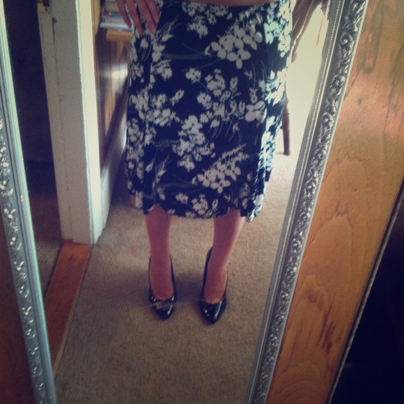 Skirt - Picture 1 of 4