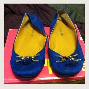 ✋SOLD✋Blue Suede Flats
