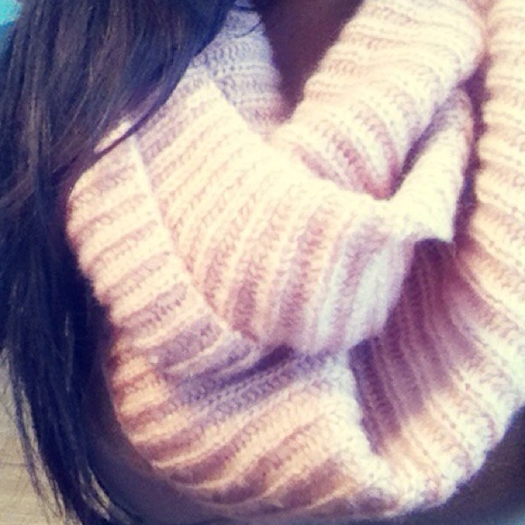 Forever 21 Accessories - SOLD IN A BUNDLE 🎉 Pink oversized knit scarf!