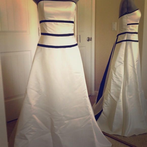 Formal black and white gown.  Jessica McClintock