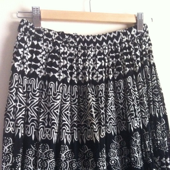 Ethnic maxi skirt - Picture 2 of 3