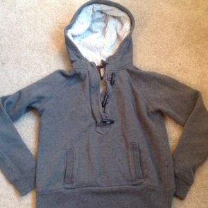 Gray toggle sweatshirt