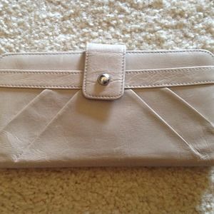 🌟Reserved!!🌟 Hobo cream colored wallet