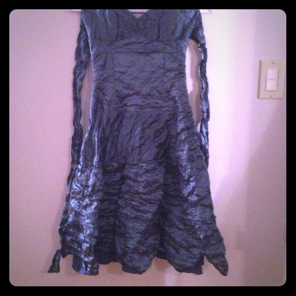 Nicole Miller size 0 wrinkle dress. Worn once.