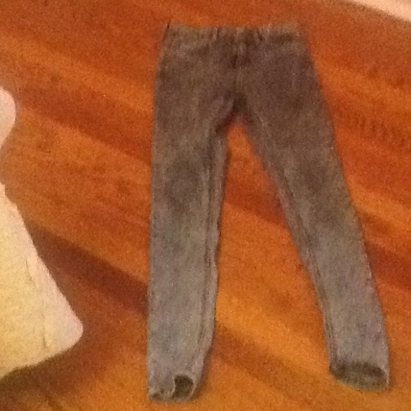High waisted light washed jeans