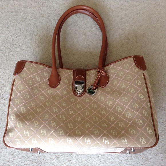 EUC Dooney and Bourke light tan tote - Picture 1 of 4