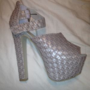 Beautiful Lilac Platform Heels