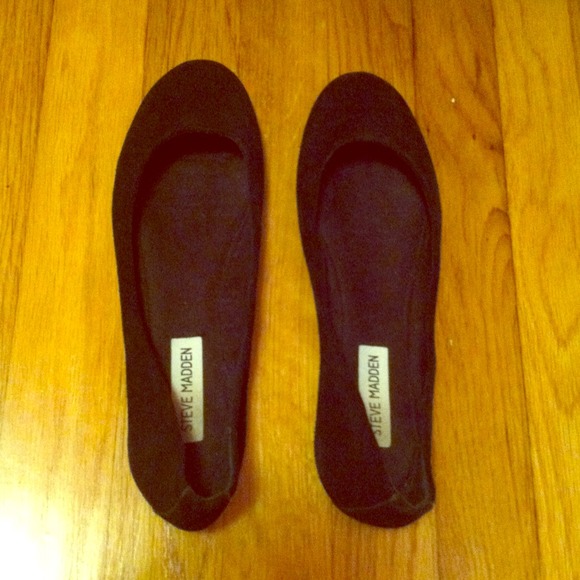 Steve Madden black flats
