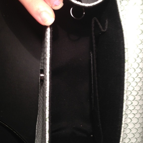 ⛔️gone⛔️ - Picture 3 of 4