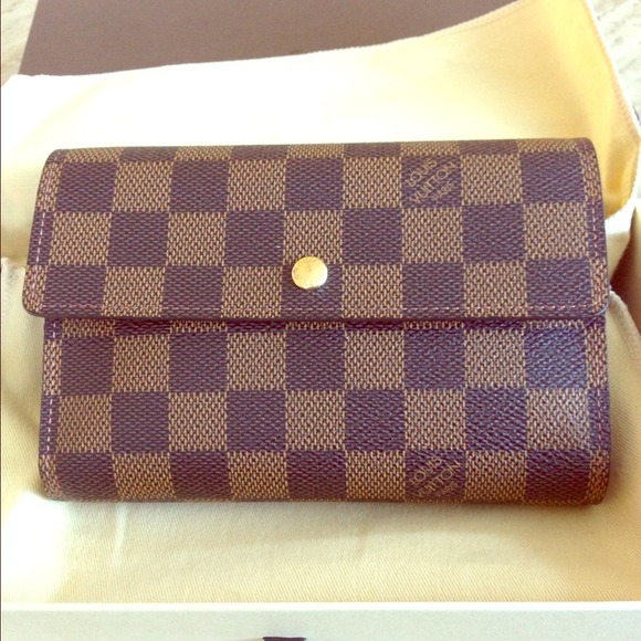 SOLD!!!!! Authentic new Louis Vuitton Alexandra