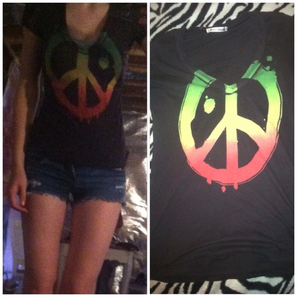 Peace v-neck ✌