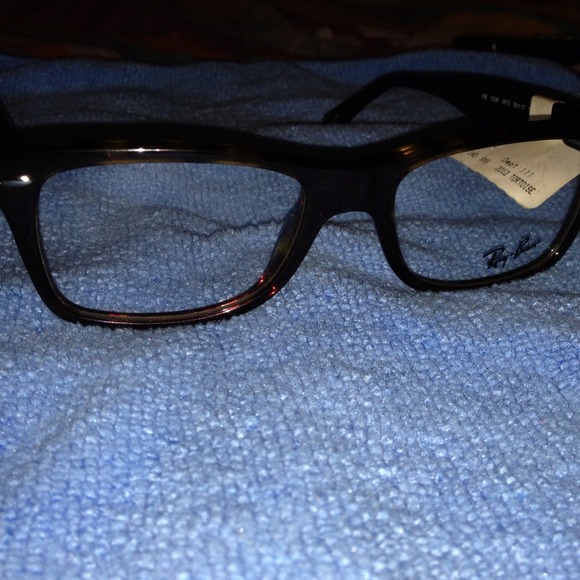 🚨🚨🚨SOLD*Ray•Ban*SOLD🚨🚨