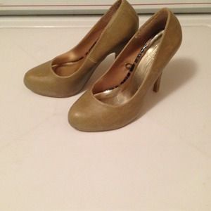 Tan size 7 heels!
