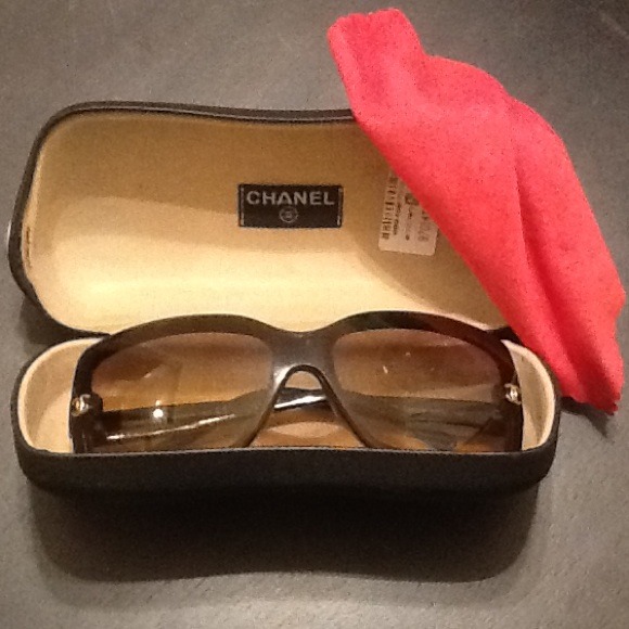 Authentic Chanel sunglasses - Picture 2 of 4