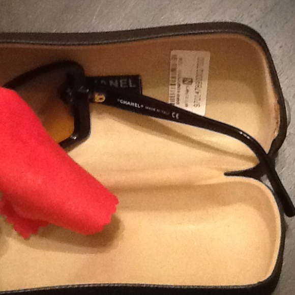 Authentic Chanel sunglasses - Picture 4 of 4