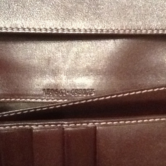Authentic gucci canvas wallet trimmed in leather - Picture 4 of 4