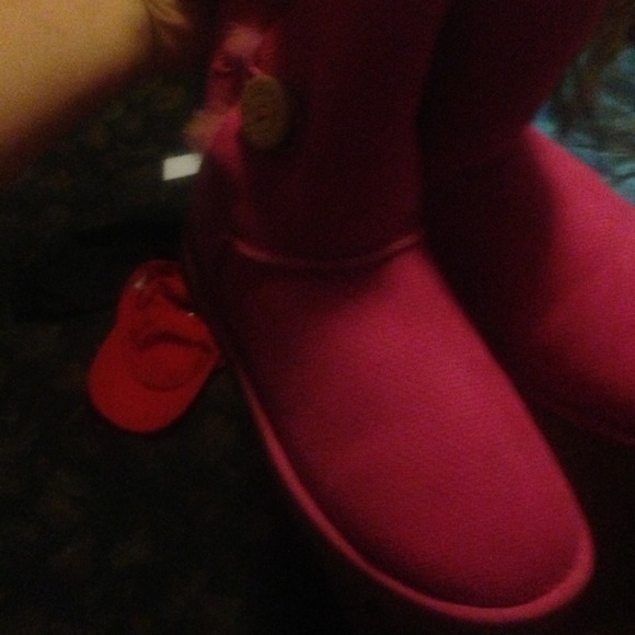Pink uggs