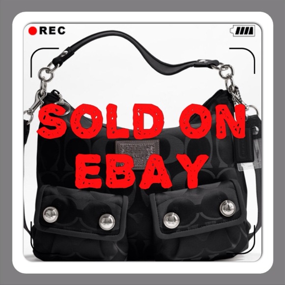 Coach Handbags - Coach 14570 Poppy Black Signature Hand Bag ✳$80 PP
