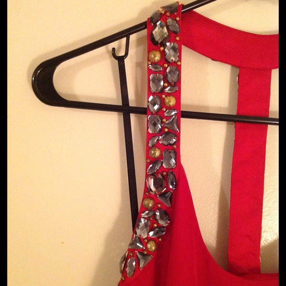 BEBE TOP 100% Polyester (ONLY WORN ONCE) - Picture 4 of 4