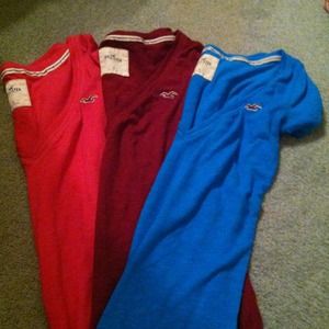 3 Hollister V neck shirts