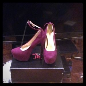 One strap pump heels