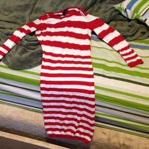 Half sleeve short soft red and white dress.