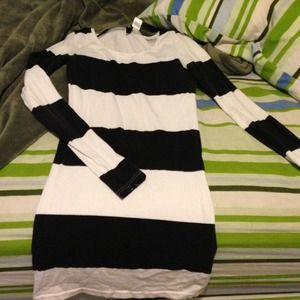 long sleeve black and white tight dress