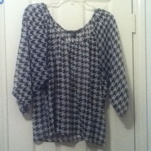 Houndstooth 3/4 Sleeve Shirt