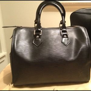 Louis Vuitton Black Epi Leather Speedy 25 Handbag