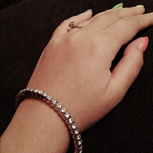 Beautiful Custom Jewelry Bangle - Picture 4 of 4