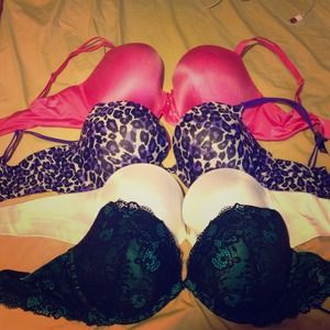 VS Push-up Bras