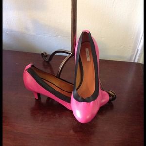 SALE Geox  fuchsia kitten pumps