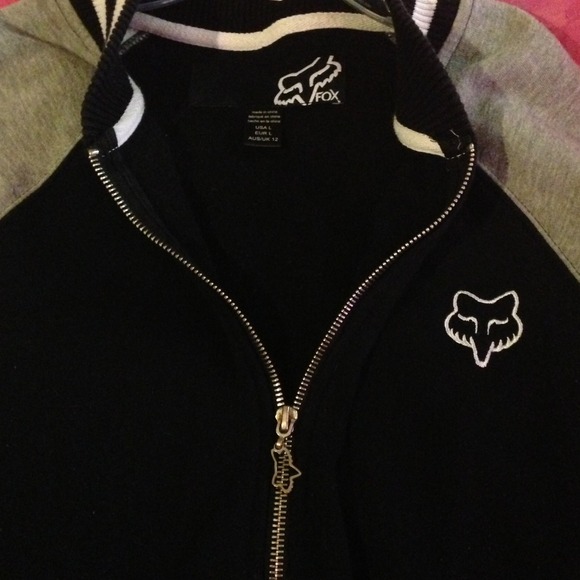 Fox sweater :) - Picture 3 of 3