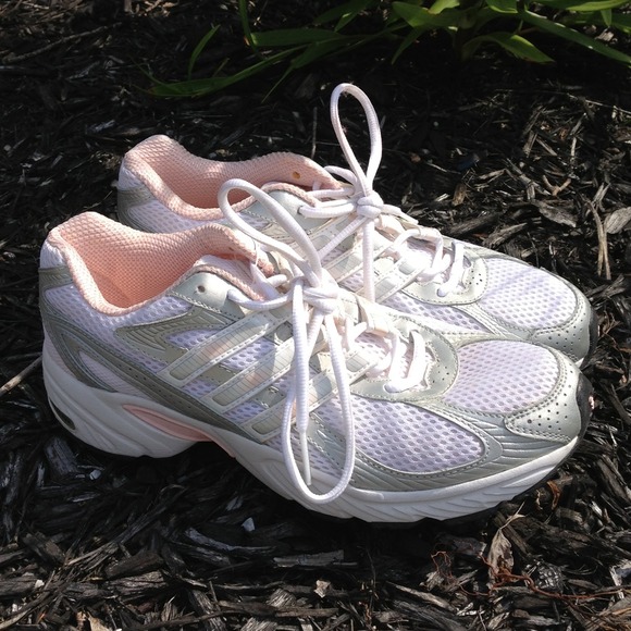 NEW! Adidas litestrike running sneaker. Size. 8.5