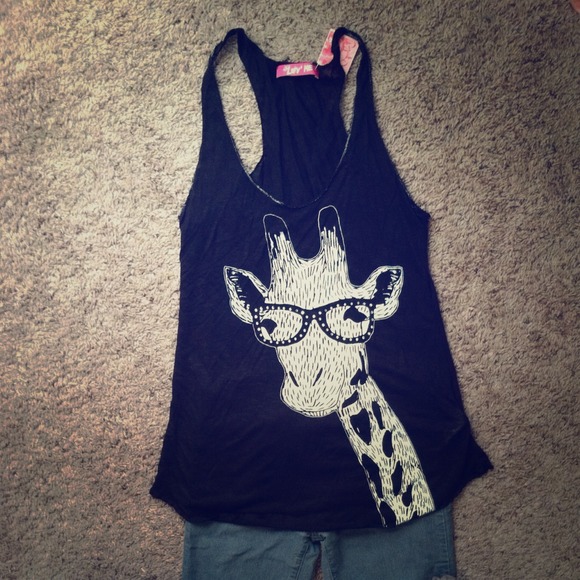 RESERVED💜 Giraffe semi sheer hanging tank!