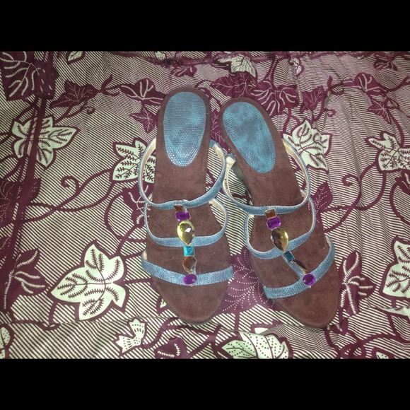 Shoes - Picture 2 of 4