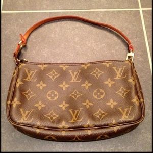 AUTHENTIC Louis Vuitton Pochette Bag