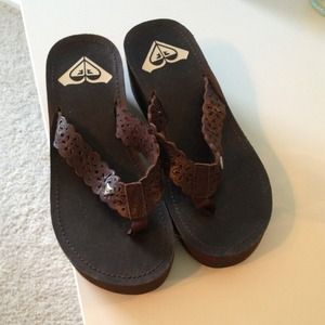 Brown roxy sandals size 7