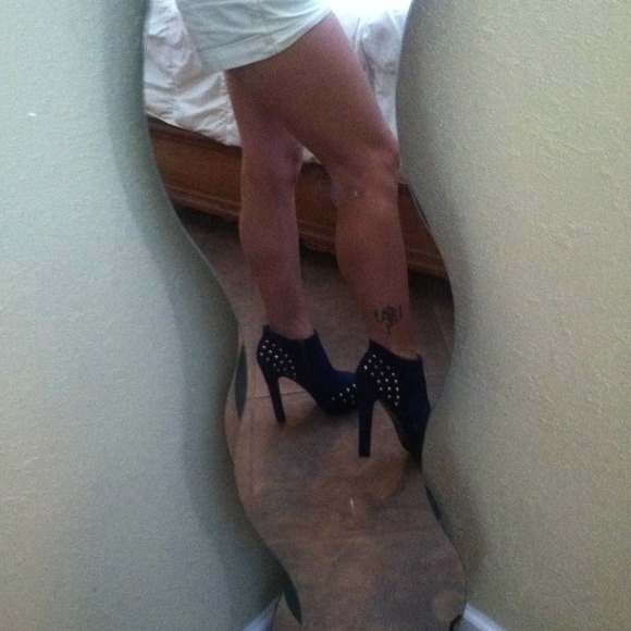 brand new studded boot shoes gorgeous with shorts - Picture 3 of 3