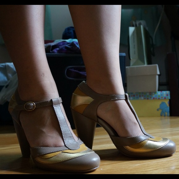 Seychelles size 8 mustard/gold/taupe heels