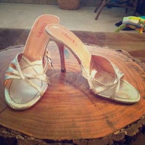 Charles David silver heelsTAKE ADDITIONAL 50% OFF