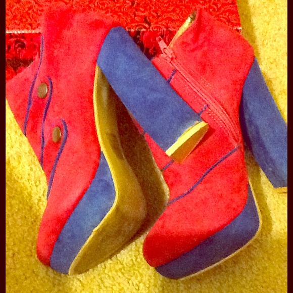 🌟🌟SOLD🌟🌟🔴🔴BECKYS" FUCHSIA & BLUE BOOTIES🔴