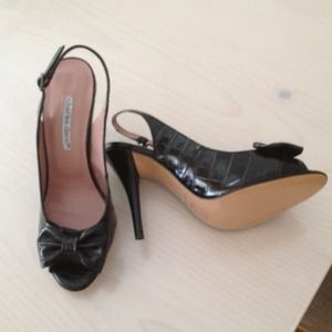 Mock croc black sandal w peeptoe and bow. New!