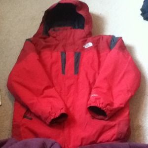 NORTH FACE red coat boys 18/20 price reduce💵💵
