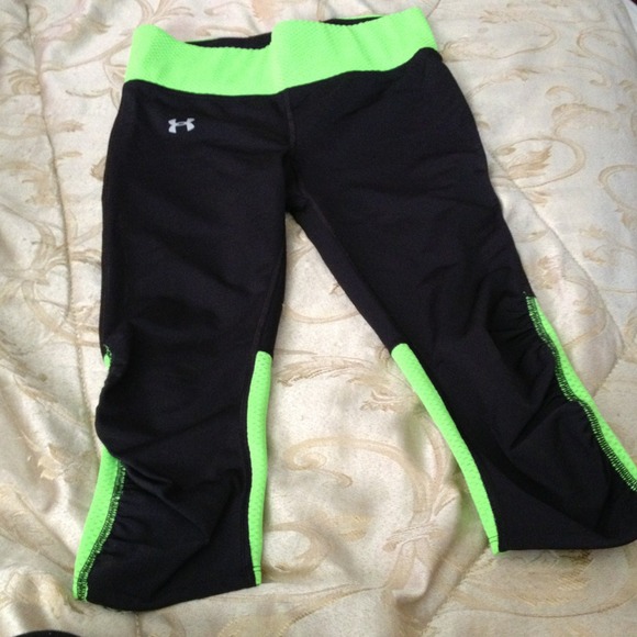 🚫Reserved for trade🚫Under Armour capris