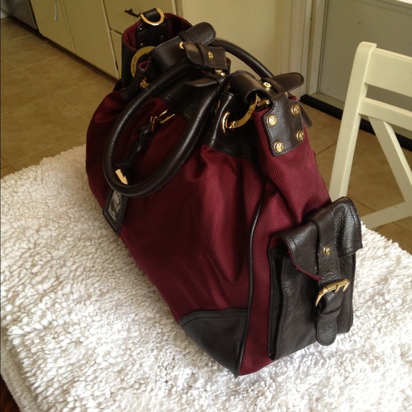 Authentic Anteprima Nueve