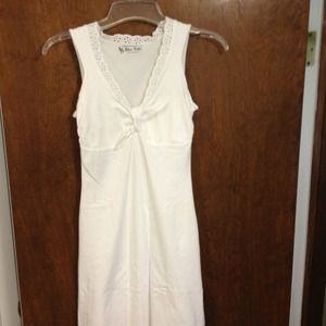 👗Victorias secret- White knee length dress👗NWOT