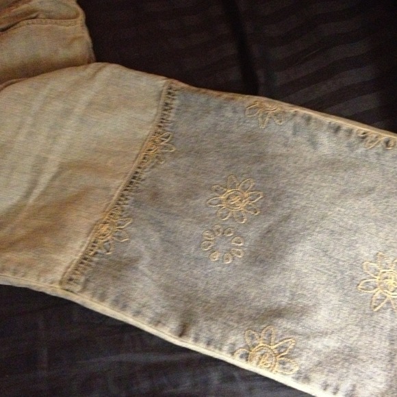 DONATED Calvin Klein Denim Cropped Pants - Picture 2 of 4