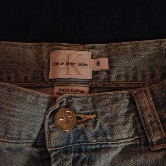 DONATED Calvin Klein Denim Cropped Pants - Picture 3 of 4