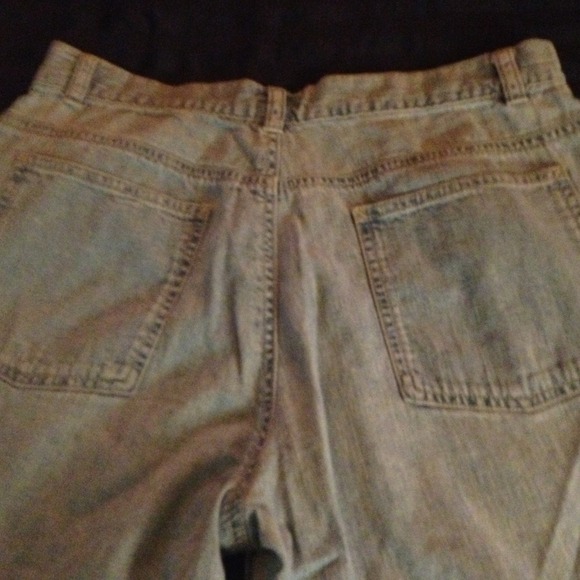 DONATED Calvin Klein Denim Cropped Pants - Picture 4 of 4